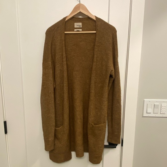 Aritzia Sweaters - Wilfred Free Cardigan